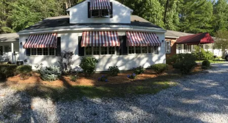 The 1896 House Country Inn - Brookside & Pondside