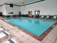 Quality Inn & Suites - Pools
