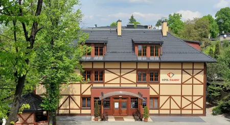 Hotel Diament Bella Notte Katowice - Chorzów Отели в г. Семяновице-Слёнске