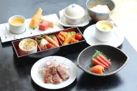 Maholova Minds Miura - breakfast