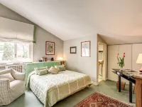 La Gaura Guest House Hotels near La Saliera