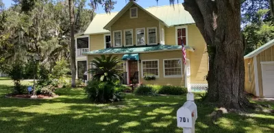 Dolan House B&B Hotels near Florida Classic Park