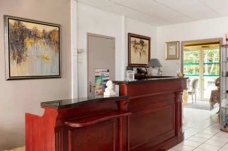 Hotel Val Saint Hilaire Отели в г. Фепен