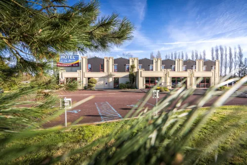 Hotel Restaurant le Sainte Mere Отели в г. Гранкан-Мези