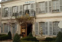 La Vieille France Hotel a Ligny-le-Chatel