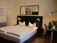 Belle Blue Zentrum Hotel berhampiran Karlstor Gate