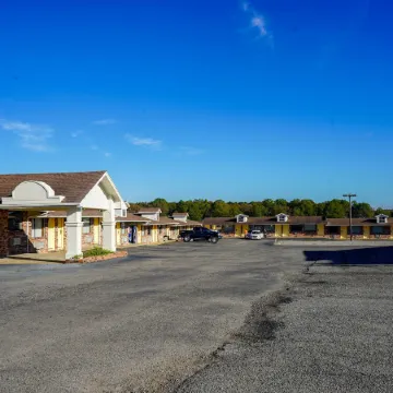 Sunset Inn Clarksville Отели в г. Кларксвилл