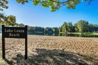 Lake Access Cabin with HotTub, Firepit and Indoor Pool Access