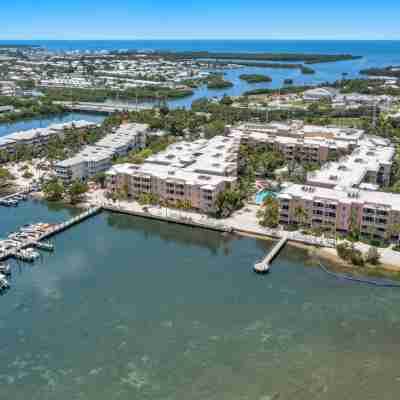 Beachside Resort & Residences Hotel Exterior
