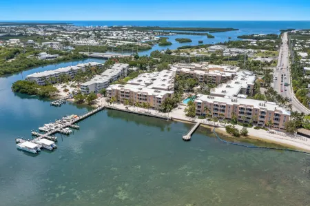 Beachside Resort & Residences Отели рядом с Международный Аэропорт Ки Уэст