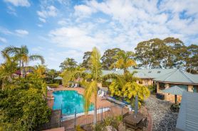 Robyn's Nest Lakeside Resort