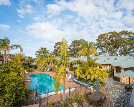 Robyn's Nest Lakeside Resort Hotels in Merimbula