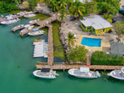 Captain Pip's Marina & Hideaway Hotels in Marathon