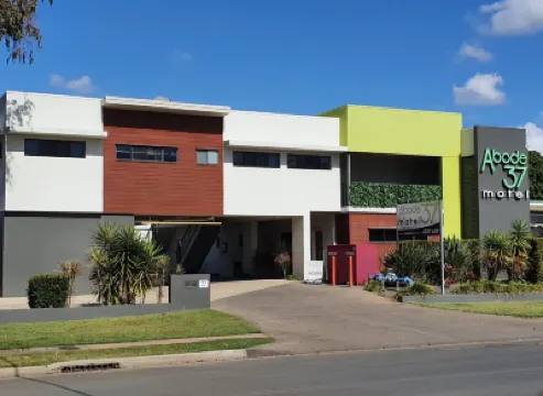 Abode37 Motel Emerald Hotels in 
