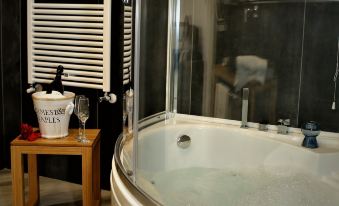 Hermes Rooms for Tourists