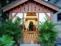 ArRayyan Guesthouse & Homestay Hotels in Asam Kumbang