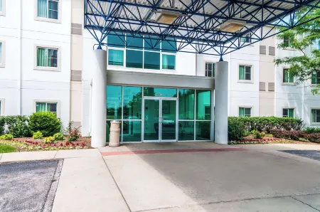 Motel 6 Joliet, IL - Chicago - I-55 Отели рядом с достопримечательностью «Университет Сейнт Франсис»