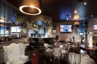 Dann Carlton Quito - ที่มีบาร์