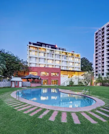 The Cama - A Sabarmati Riverfront Hotel Отели рядом с достопримечательностью «Dada Hari Ni Vav»