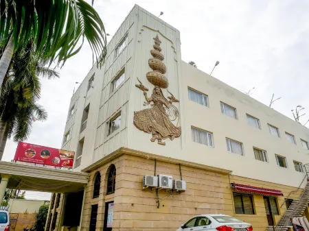 Diamond Hotel Отели в г. Варанаси