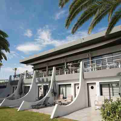 Le Spinaker (Hôtel-restaurant-marina à Port Camargue) Hotel Exterior
