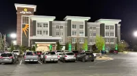 La Quinta Inn & Suites by Wyndham Forsyth - parking