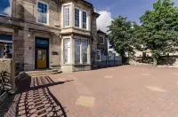 Sweeney Apartments & Rooms Hotels in Bellshill