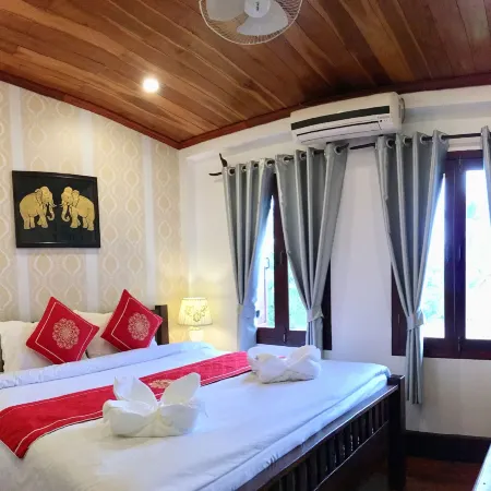 Luang Prabang Pangkham Lodge Отели рядом с достопримечательностью «Ват Тат Луанг»