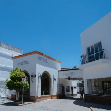 Hotel Zacatecas Courts