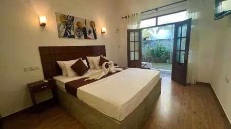 Sea Pink Residence Отели рядом со станцией Aluthgama Railway Station