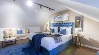 Delphi Hotel & Restaurant Hotels near Cranz