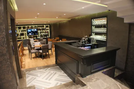 Aston Hotel Taksim Отели рядом с достопримечательностью «Библиотека Ахмеда III»