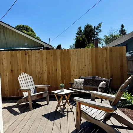 Located in South Sandpoint, only 2 blocks from the lake!