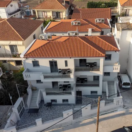 Rafkon Luxury Apartments - Myrina