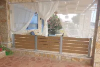 Maritinas Stone Apartment on the Beach Hotel a Patronikoleika