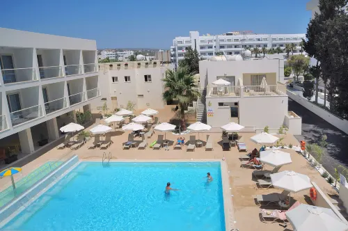 Nelia Gardens