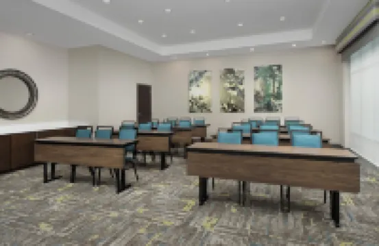 Tru by Hilton Charlotte Airport Lake Pointe