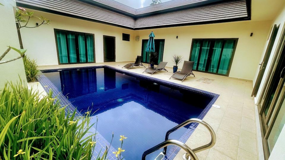 Charis Janda Baik Villas