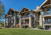 Slopeside Condo Hôtels à proximité de : Boutique Bio-Terre