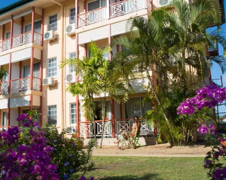 エコ・リゾート・イン パラマリボのホテル