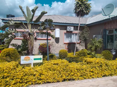 シェマ ゲスト ロッジ