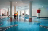 Parkhotel Landau - Pools