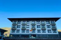 Tashi Yid Wong Grand Hotel a Yusipang