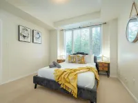 Cozy 1 Bedroom Townhouse Hotels near Lisgar