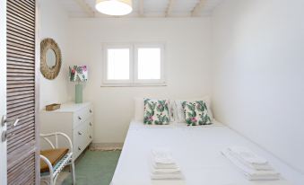 Villa Lydia in Faro With 3 Bedrooms and 1 Bathrooms