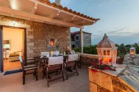 Mani's Aura Seaside-Spacious Summer Retreat