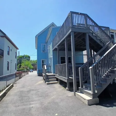 Boston 2bd King Bed near Harvard, MIT, subway near Boston. On-site free Parking