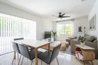 Lighthouse Guest Suites Hôtels à : Oakland Park
