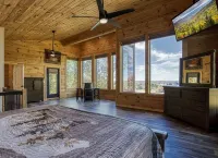 Smoky Lake Retreat 3 Bedroom Cabin by Redawning