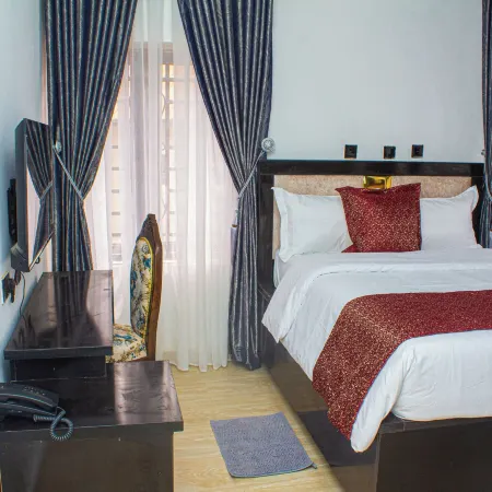 THE BLEVICK SUITES AND APARTMENTS